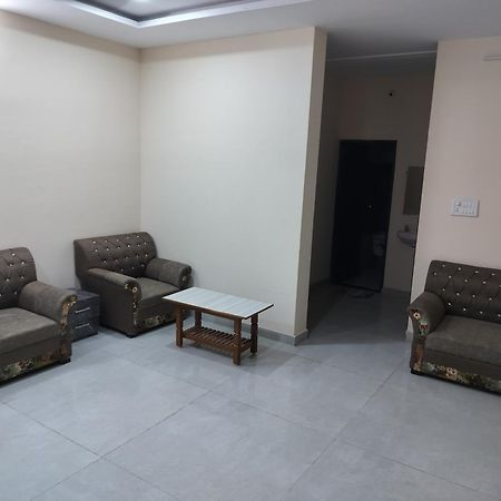 Shiv Shakti Homestay อุจเจน ภายนอก รูปภาพ