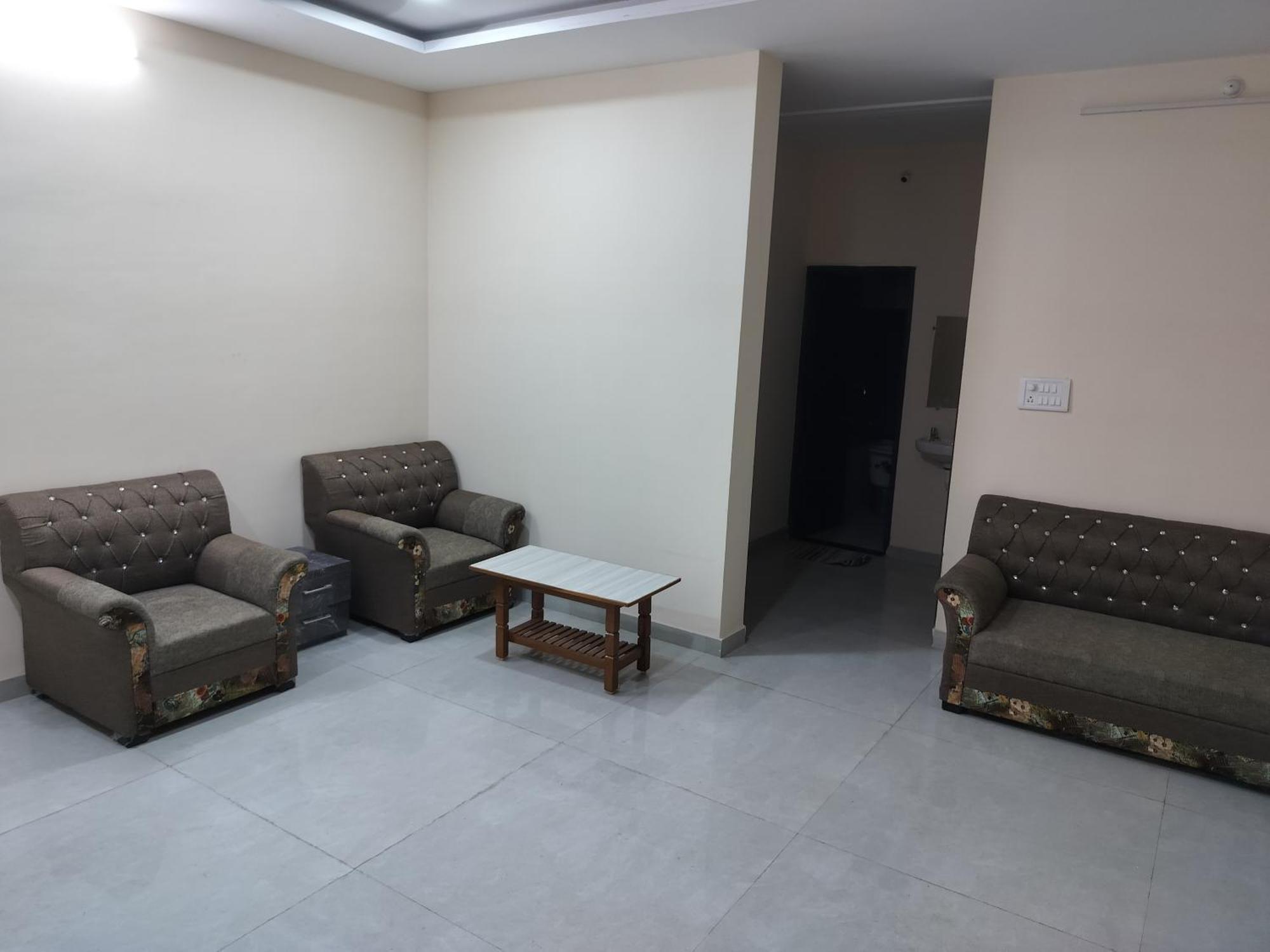 Shiv Shakti Homestay อุจเจน ภายนอก รูปภาพ
