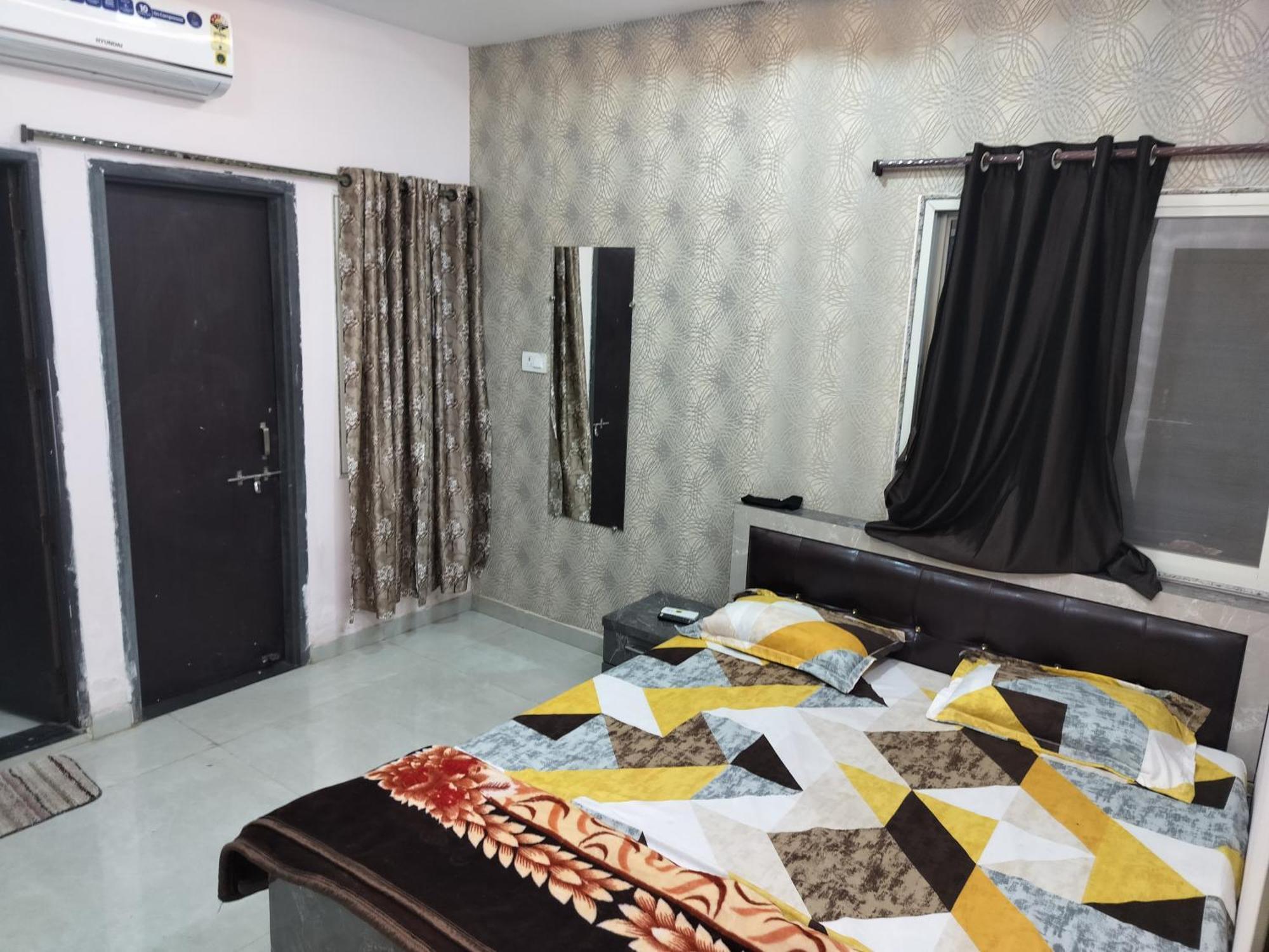 Shiv Shakti Homestay อุจเจน ภายนอก รูปภาพ